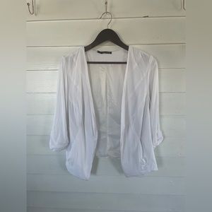 3/25 White Crepe Fabric Maurice’s Open Front Crop Blazer